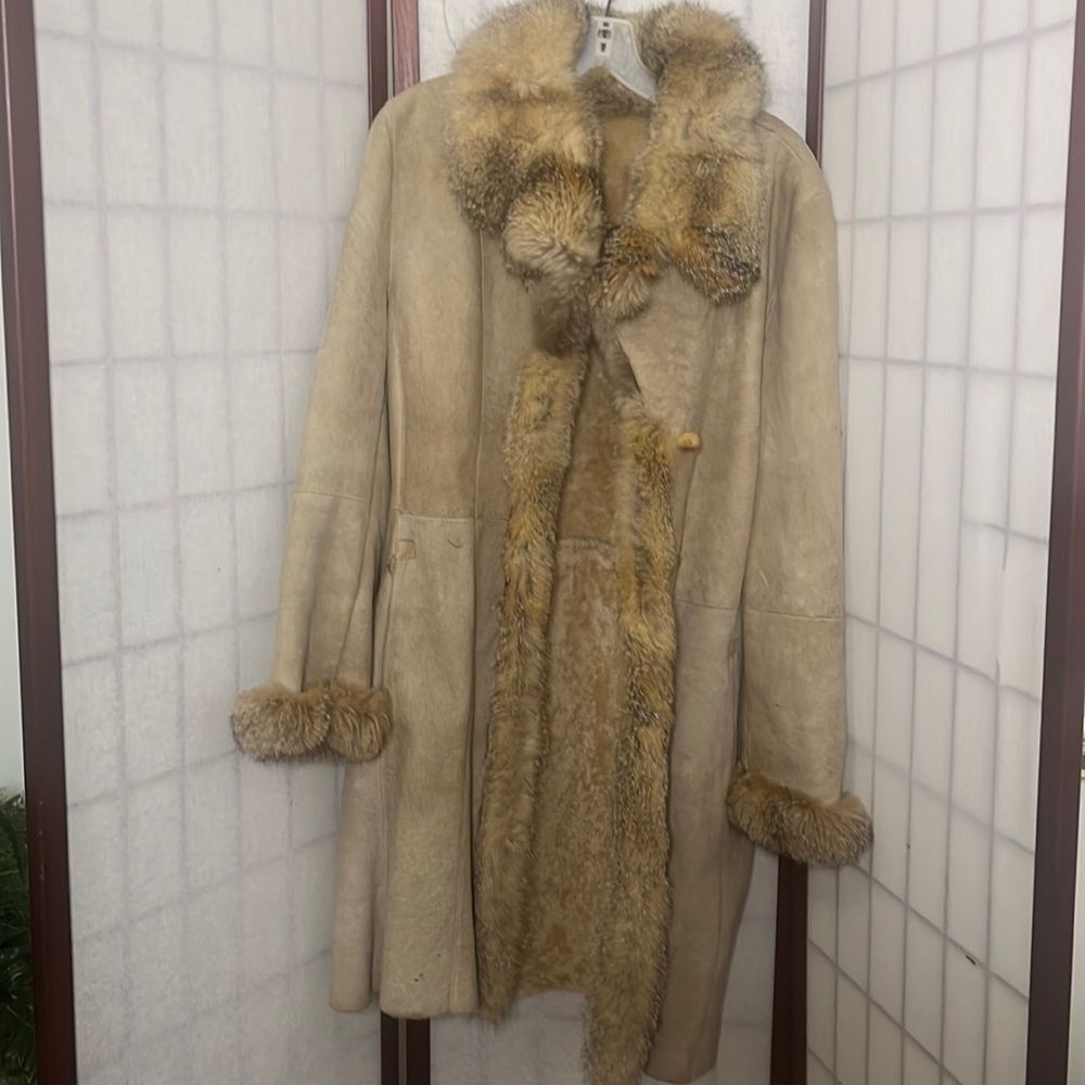 SHEARING REAL FUR LINED COAT SIZE M